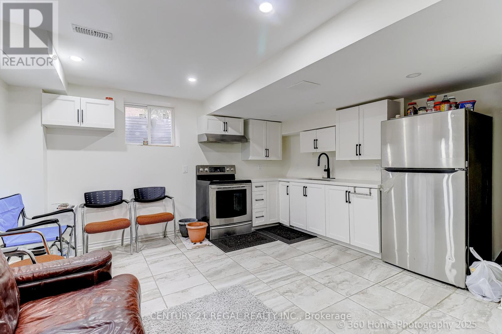 30 Albert Spencer Avenue, Caledon, Ontario  L7C 4G4 - Photo 10 - W12506116