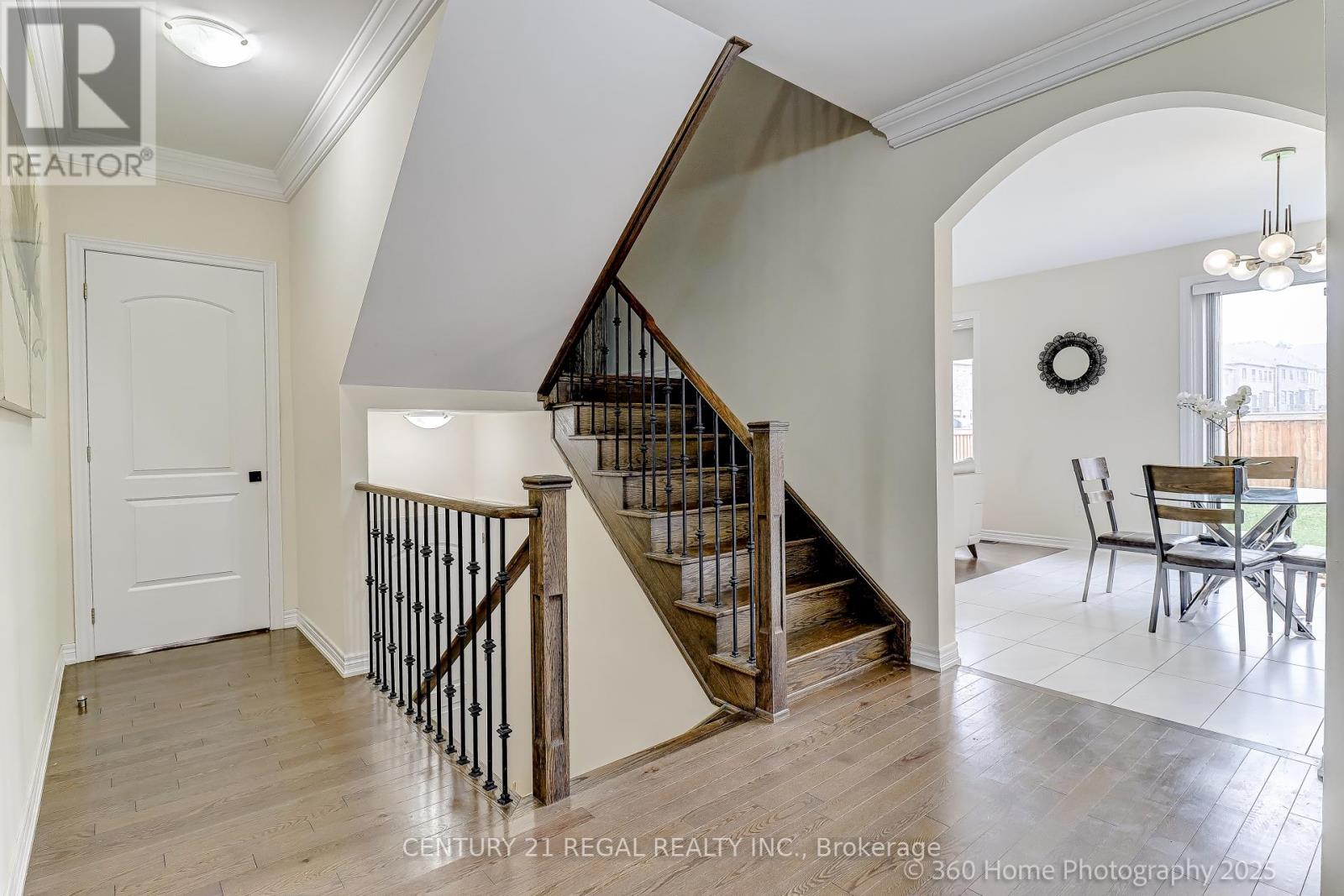 30 Albert Spencer Avenue, Caledon, Ontario  L7C 4G4 - Photo 3 - W12506116