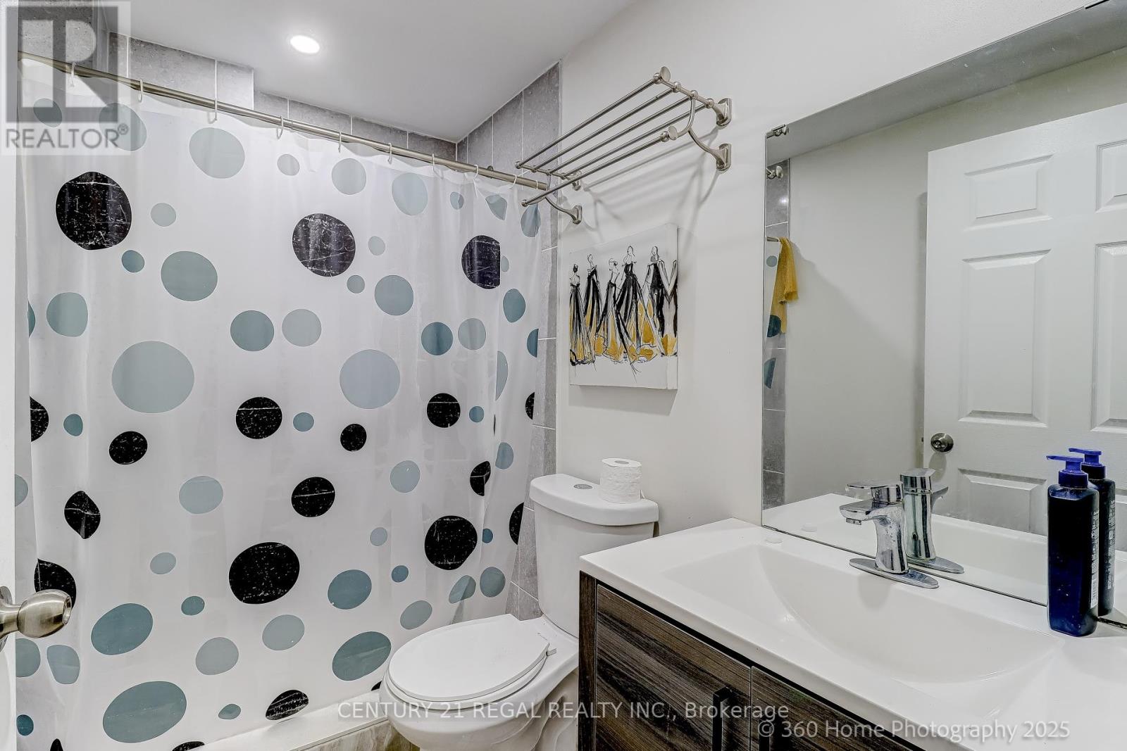 30 Albert Spencer Avenue, Caledon, Ontario  L7C 4G4 - Photo 9 - W12506116