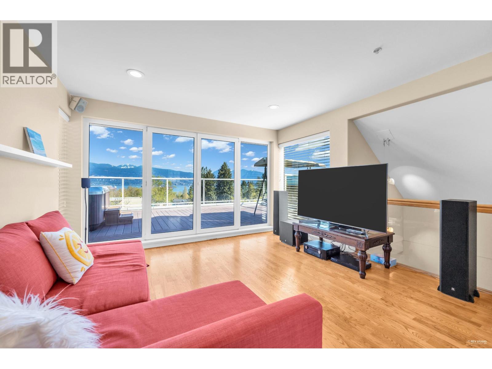 4060 W 10th Avenue, Vancouver, British Columbia  V6R 2H1 - Photo 2 - R3064107