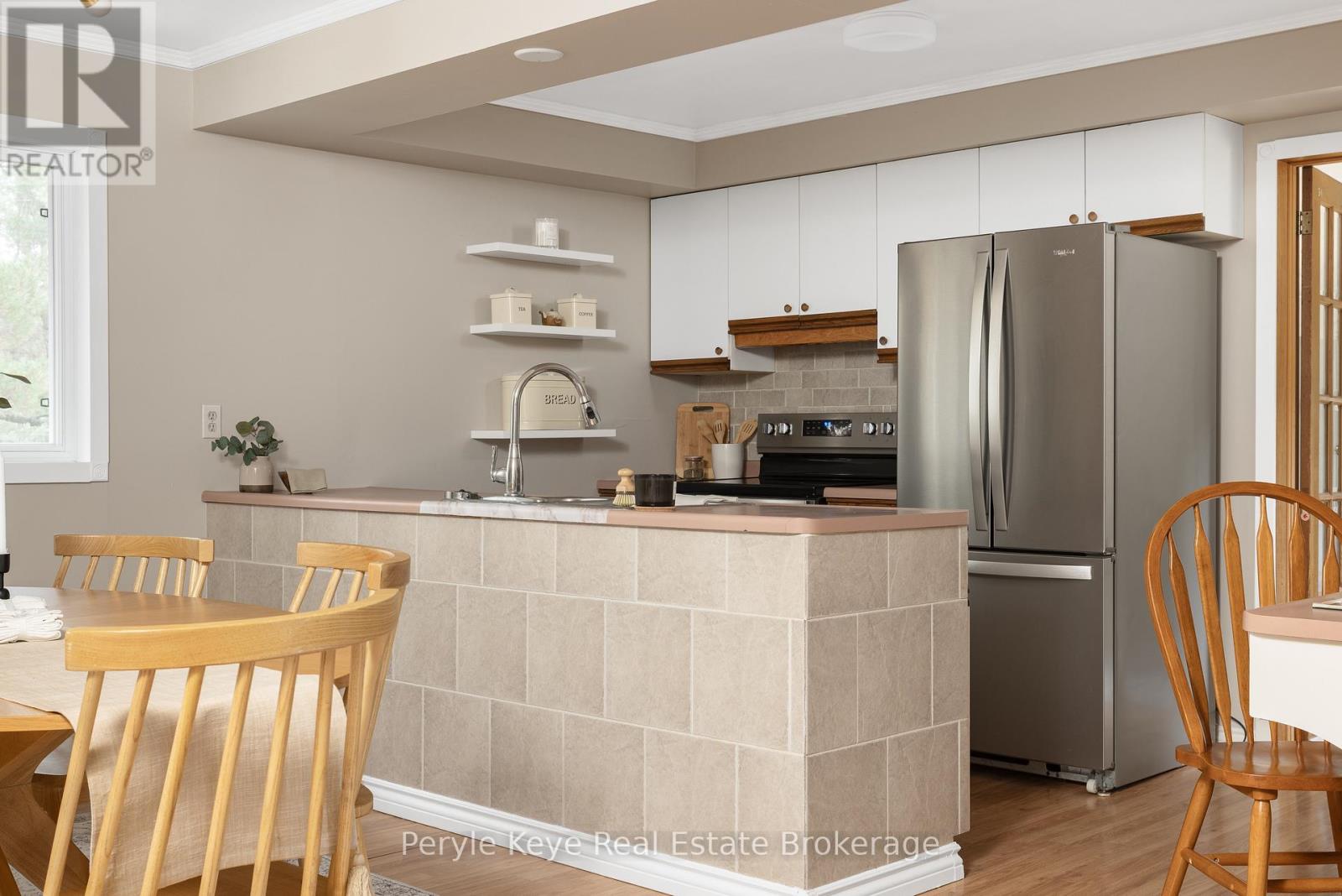 322 Muskoka 10 Road, Huntsville, Ontario P0B 1L0 - Photo 17 - X12506202