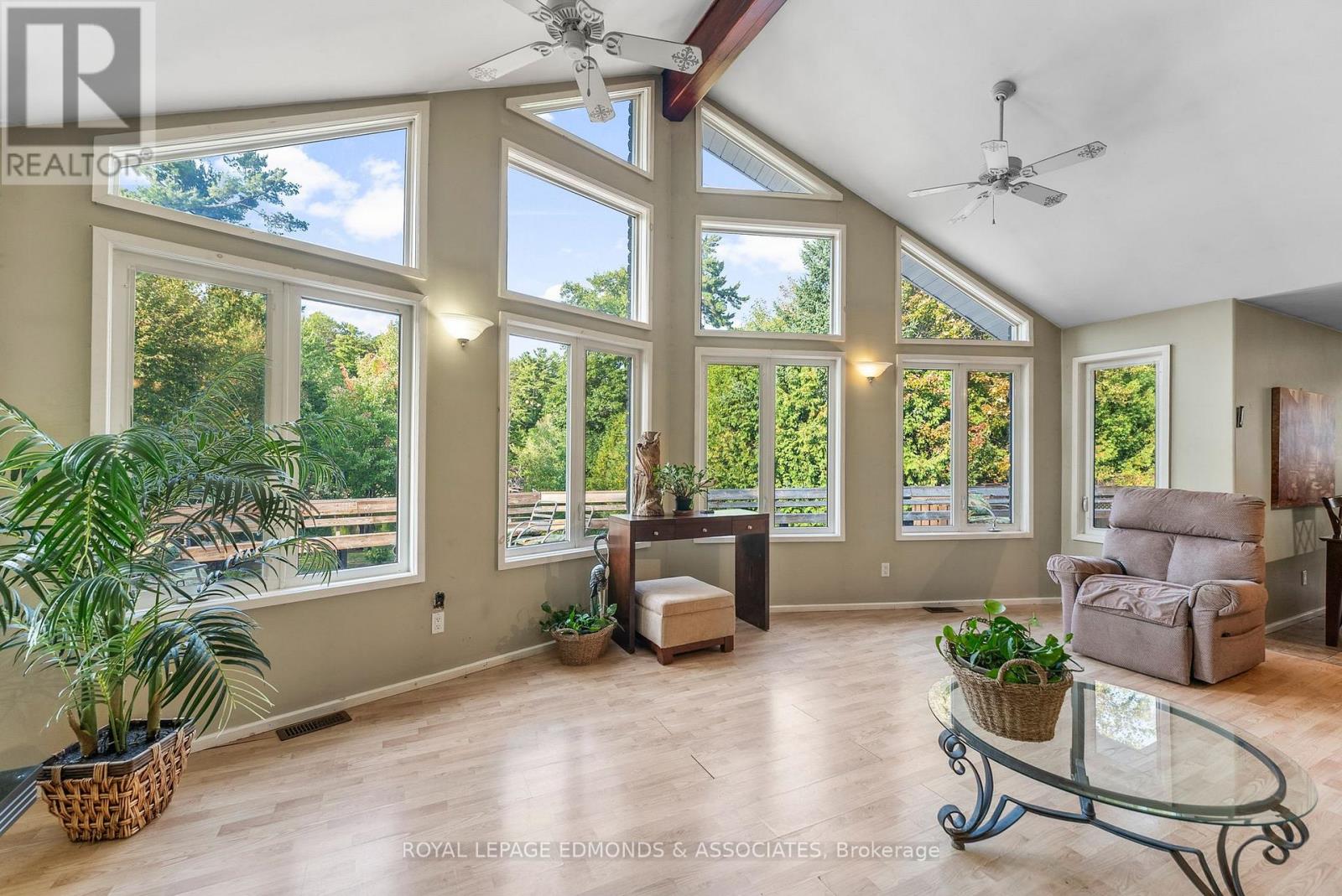 1349 Victoria Street, Petawawa, Ontario  K8H 2E9 - Photo 10 - X12398302