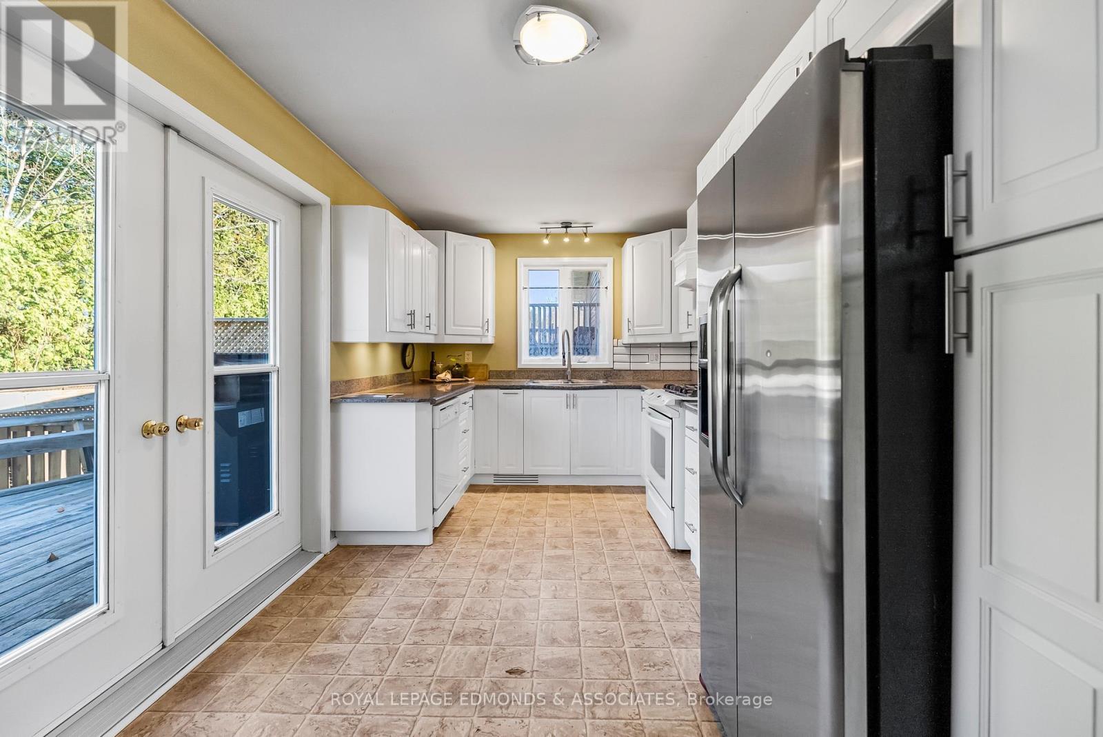 1349 Victoria Street, Petawawa, Ontario  K8H 2E9 - Photo 15 - X12398302