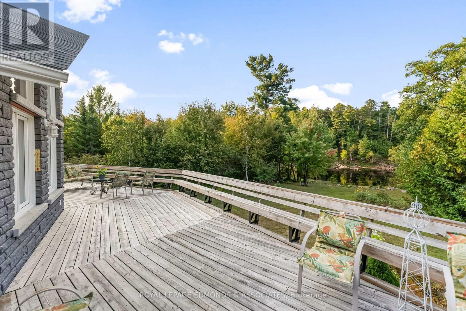 1349 Victoria Street, Petawawa, Ontario  K8H 2E9 - Photo 35 - X12398302