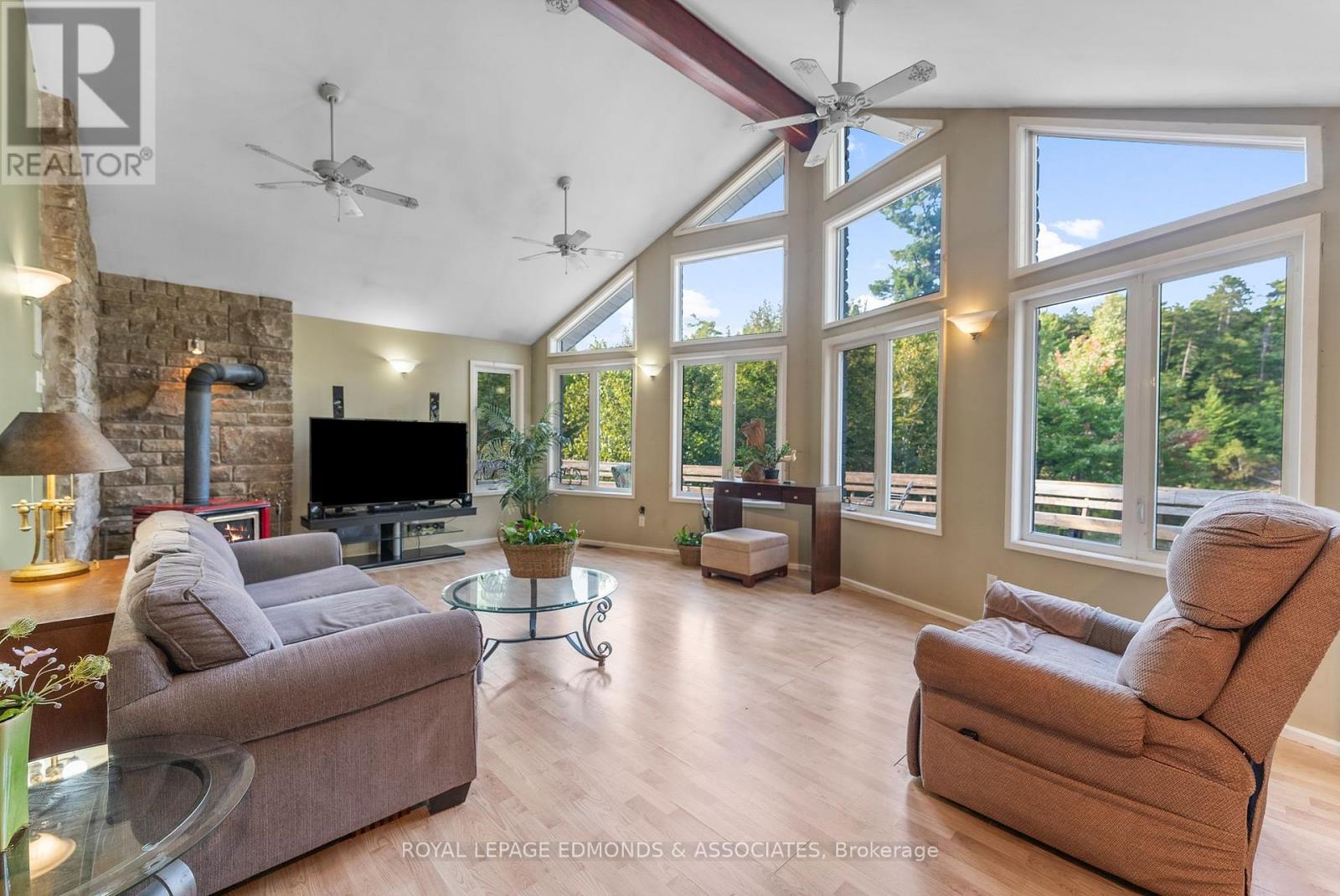 1349 Victoria Street, Petawawa, Ontario  K8H 2E9 - Photo 9 - X12398302