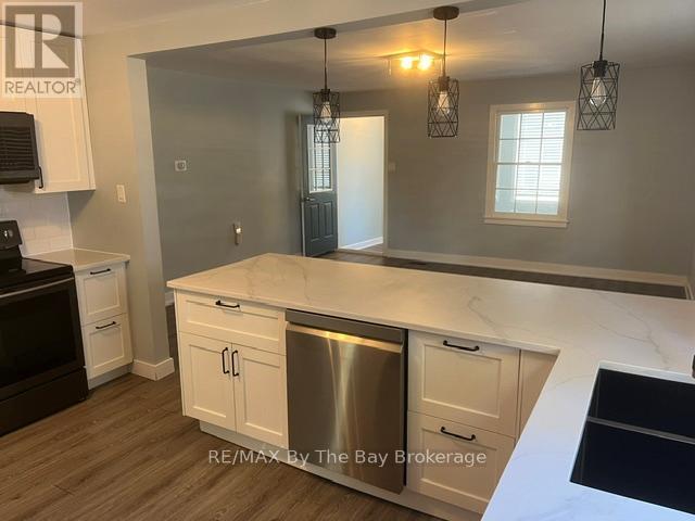 90 Grass Avenue, St. Catharines, Ontario L2R 1T1 - Photo 10 - X12432443