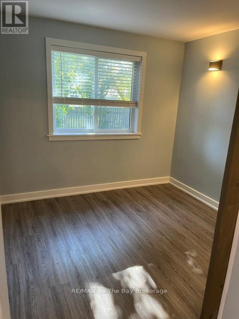 90 Grass Avenue, St. Catharines, Ontario L2R 1T1 - Photo 11 - X12432443