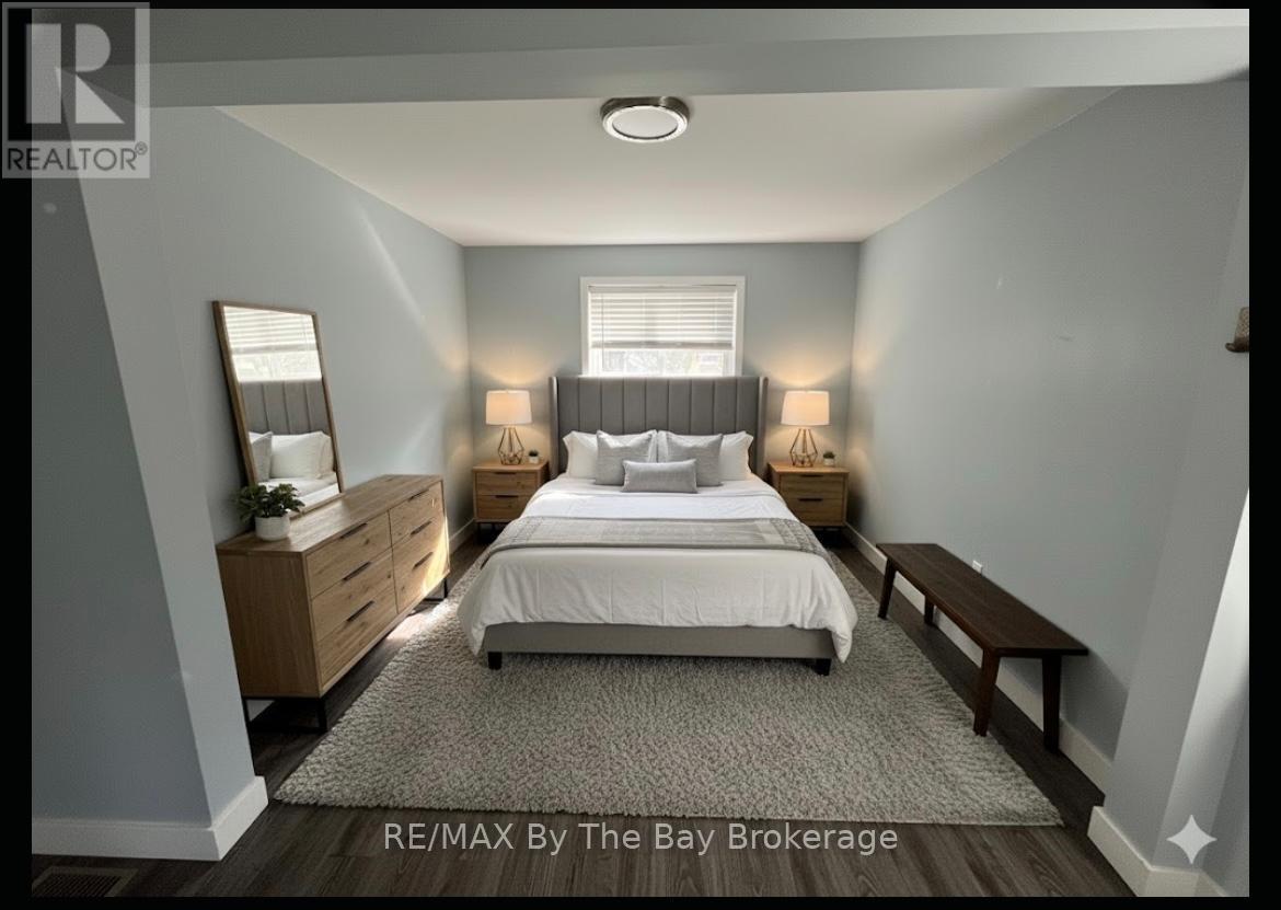 90 Grass Avenue, St. Catharines, Ontario L2R 1T1 - Photo 13 - X12432443