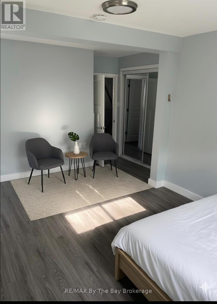 90 Grass Avenue, St. Catharines, Ontario L2R 1T1 - Photo 14 - X12432443