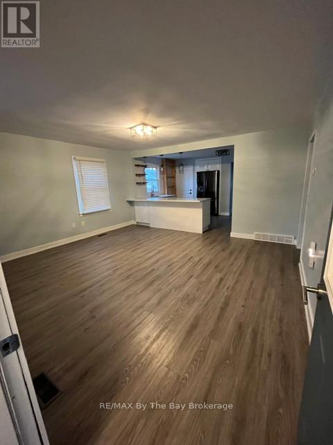 90 Grass Avenue, St. Catharines, Ontario L2R 1T1 - Photo 5 - X12432443