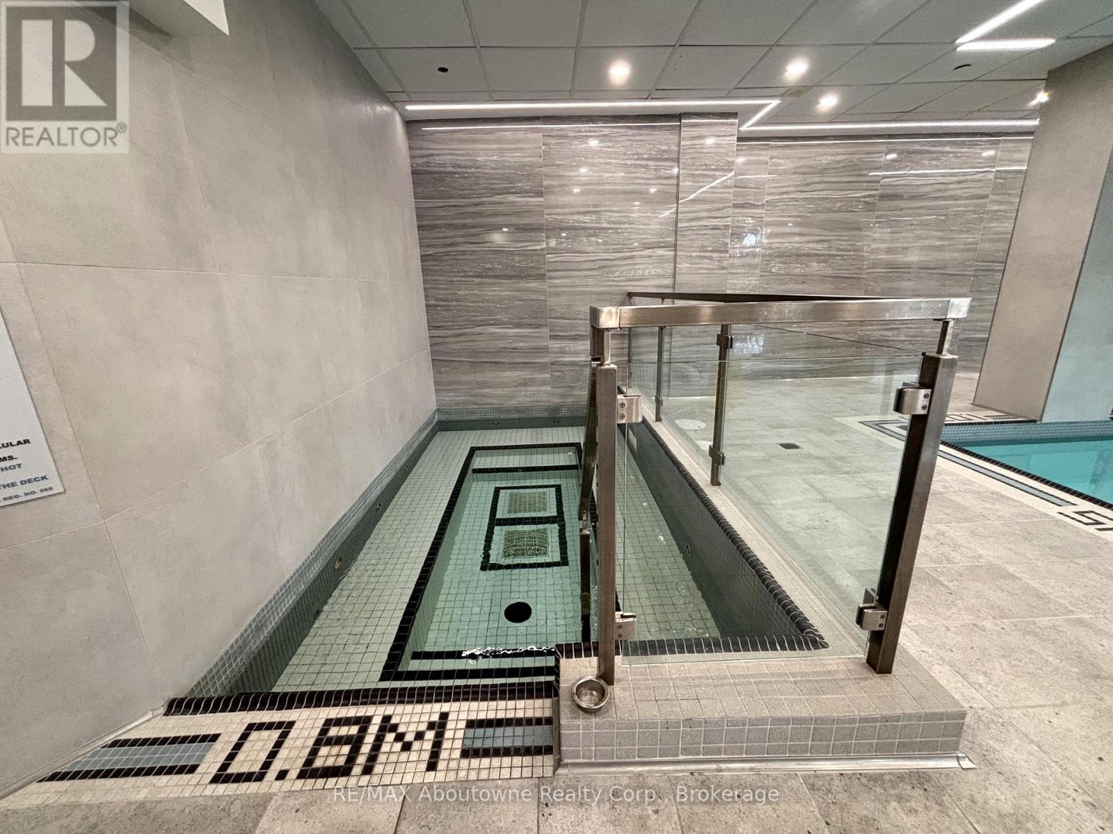 406 - 2511 Lakeshore Road W, Oakville, Ontario  L6L 6L9 - Photo 33 - W12506234