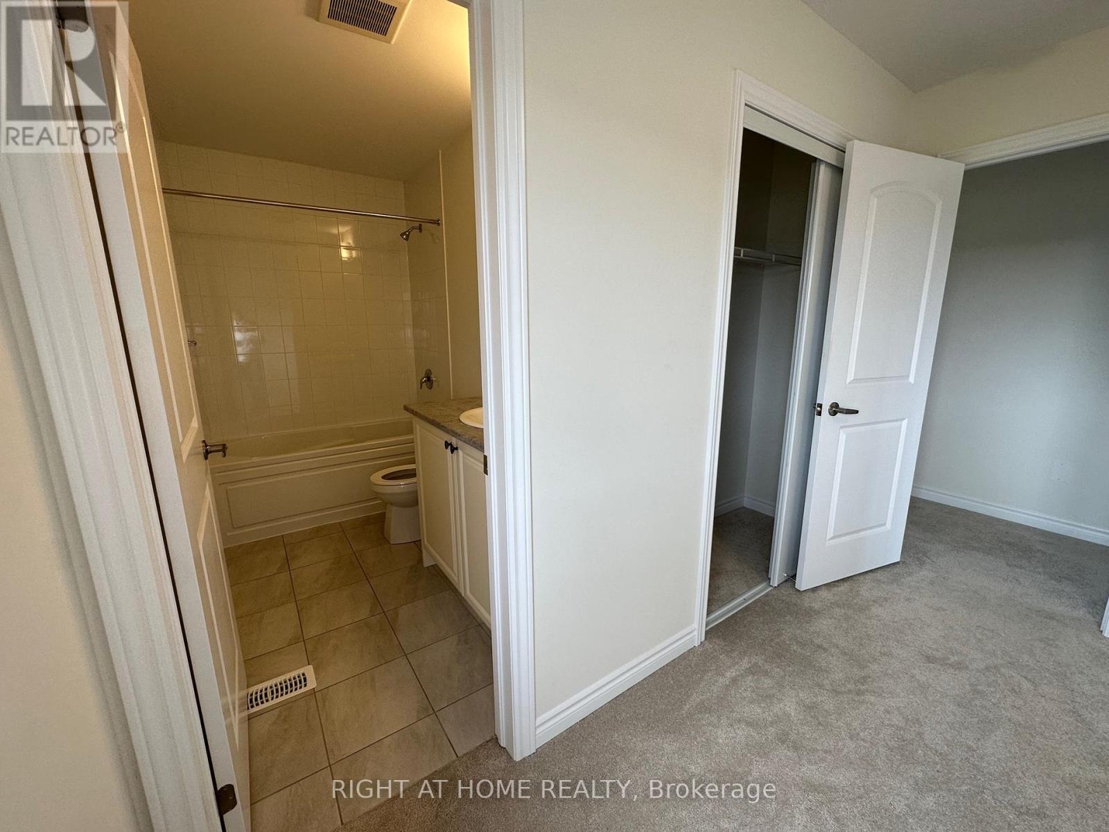 Upper - 3 Bee Crescent, Brantford, Ontario N3T 0V7 - Photo 22 - X12411087