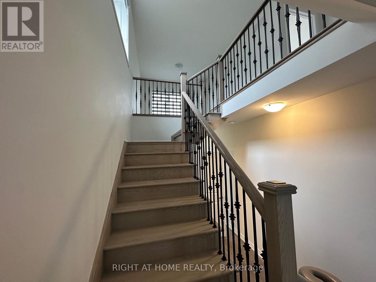 Upper - 3 Bee Crescent, Brantford, Ontario N3T 0V7 - Photo 16 - X12411087