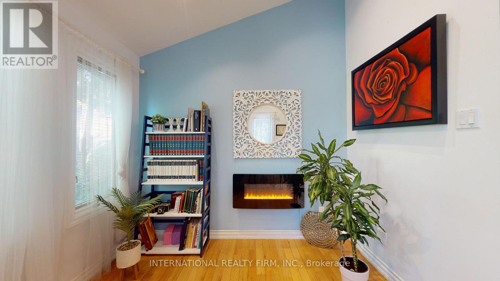 19 Lillooet Crescent S, Richmond Hill, Ontario L4C 5A6 - Photo 9 - N12475882