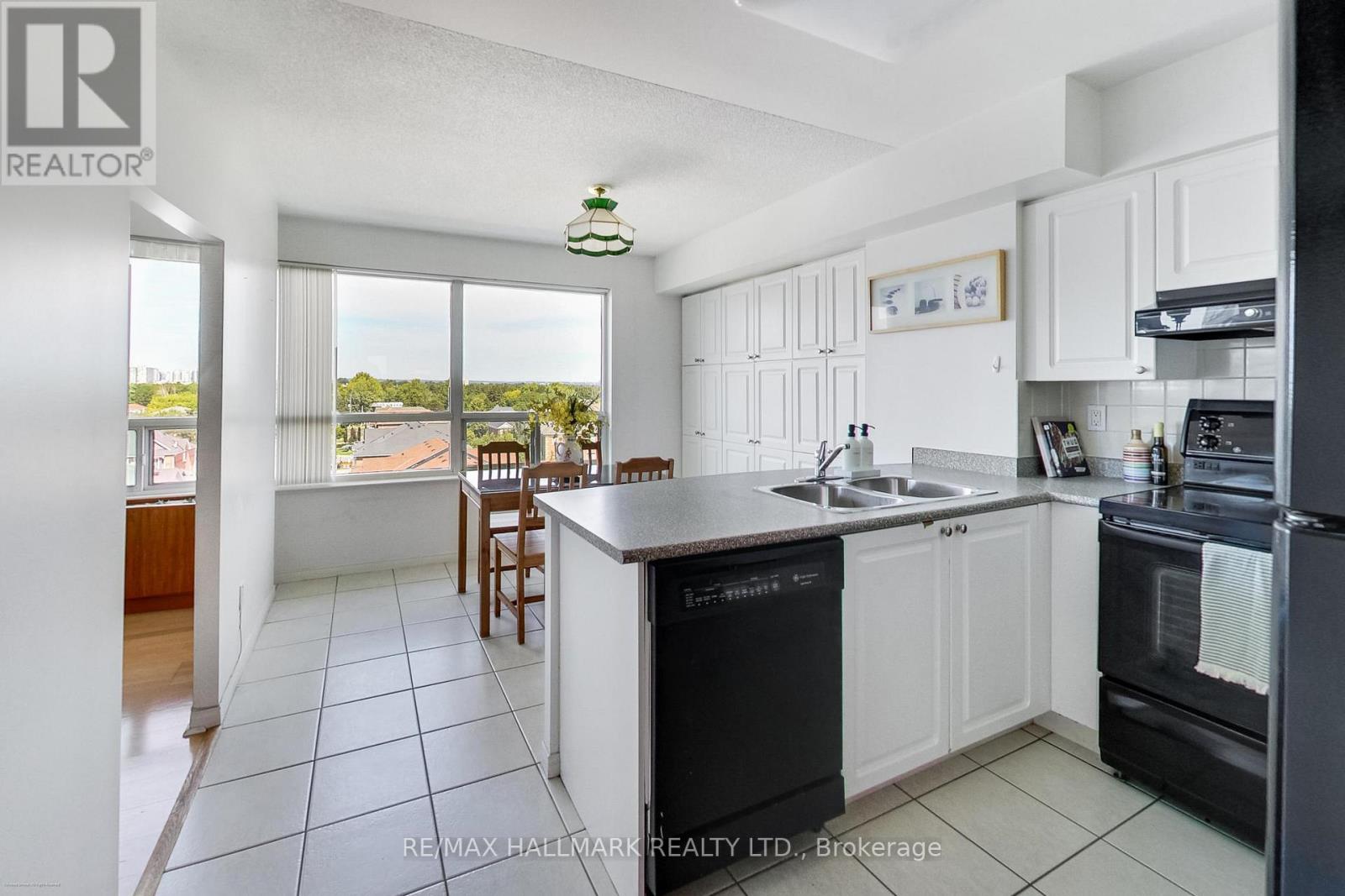 702 - 5 Emerald Lane, Vaughan, Ontario  L4J 8P7 - Photo 13 - N12387535