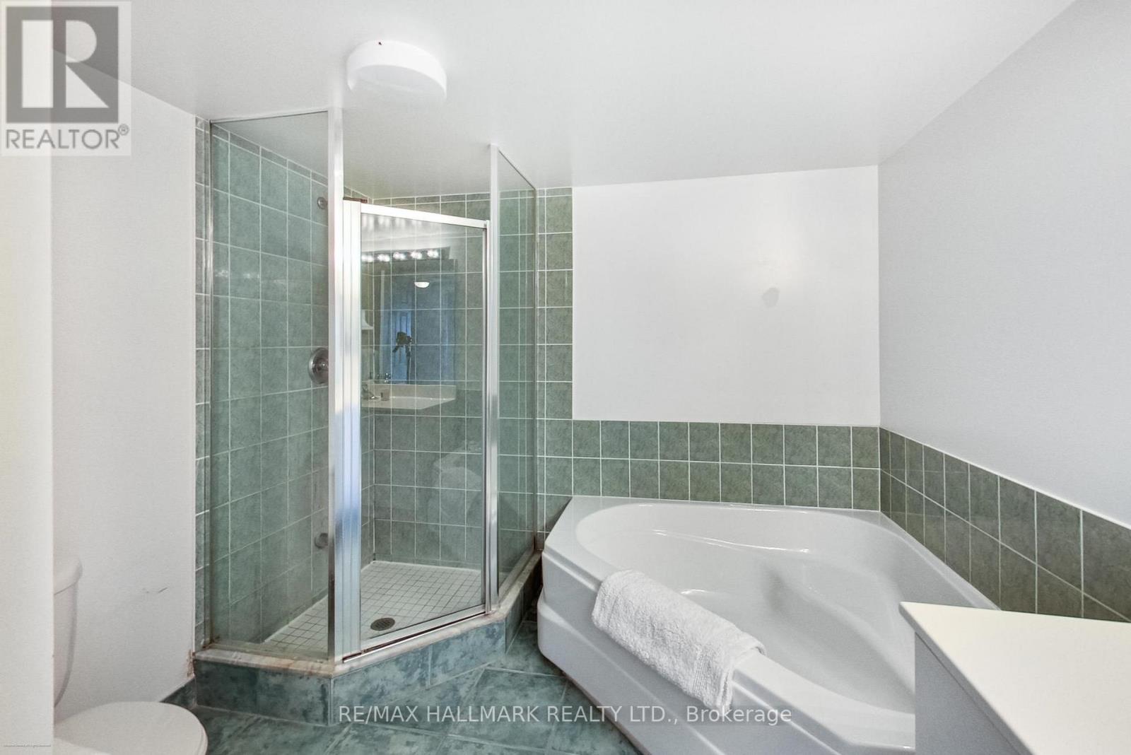 702 - 5 Emerald Lane, Vaughan, Ontario  L4J 8P7 - Photo 10 - N12387535