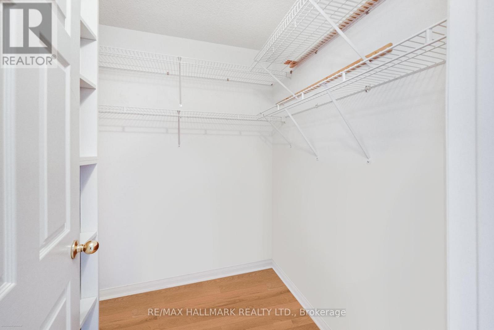 702 - 5 Emerald Lane, Vaughan, Ontario  L4J 8P7 - Photo 8 - N12387535