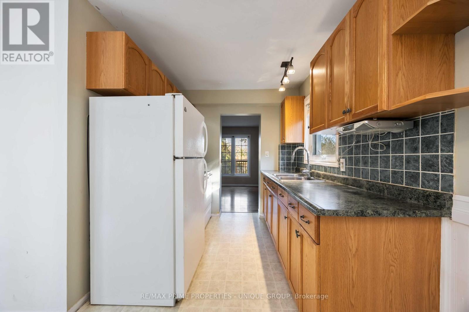 124 Fairview Place, Sarnia, Ontario  N7S 4E1 - Photo 12 - X12506186