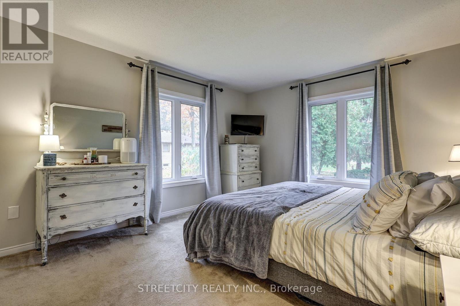 231 Centennial Avenue, St. Thomas, Ontario  N5P 4K6 - Photo 24 - X12506228