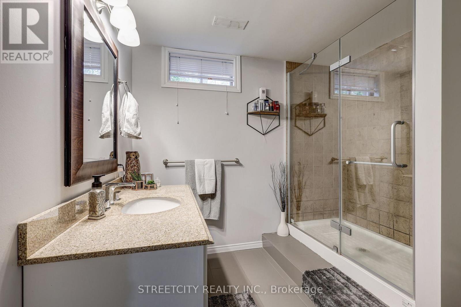 231 Centennial Avenue, St. Thomas, Ontario  N5P 4K6 - Photo 33 - X12506228