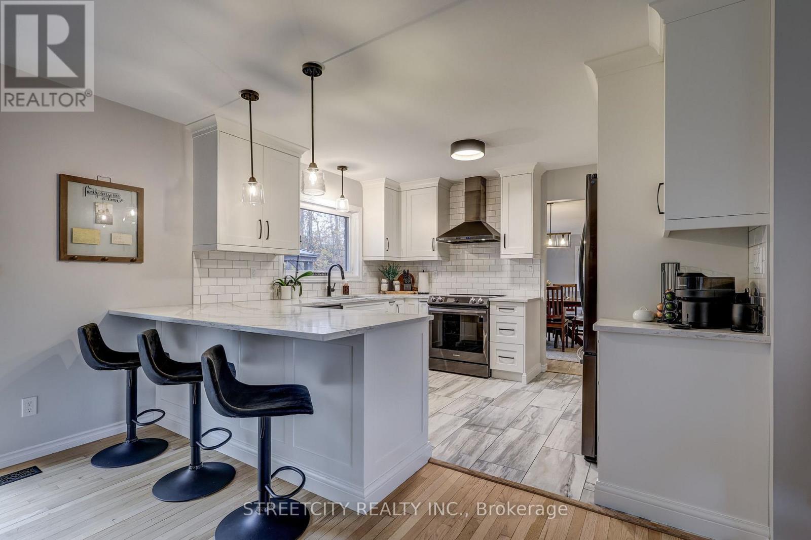 231 Centennial Avenue, St. Thomas, Ontario  N5P 4K6 - Photo 5 - X12506228