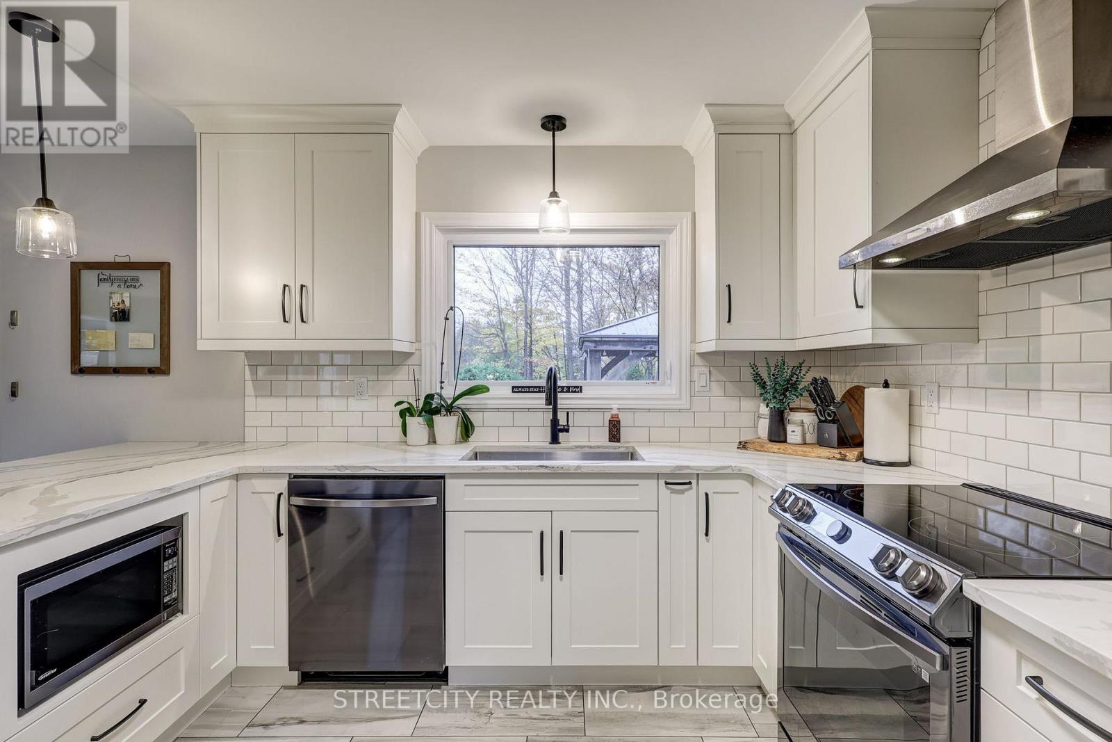 231 Centennial Avenue, St. Thomas, Ontario  N5P 4K6 - Photo 6 - X12506228