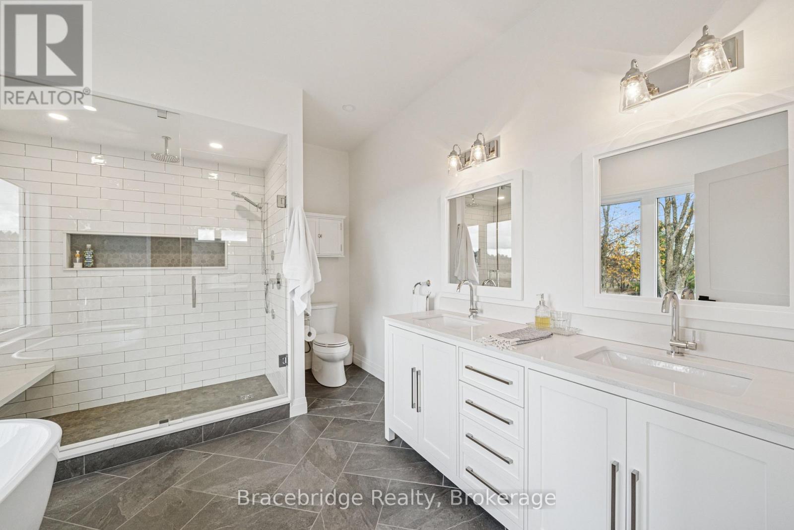 1006 Stephens Bay Road, Bracebridge, Ontario P1L 1X2 - Photo 25 - X12484390