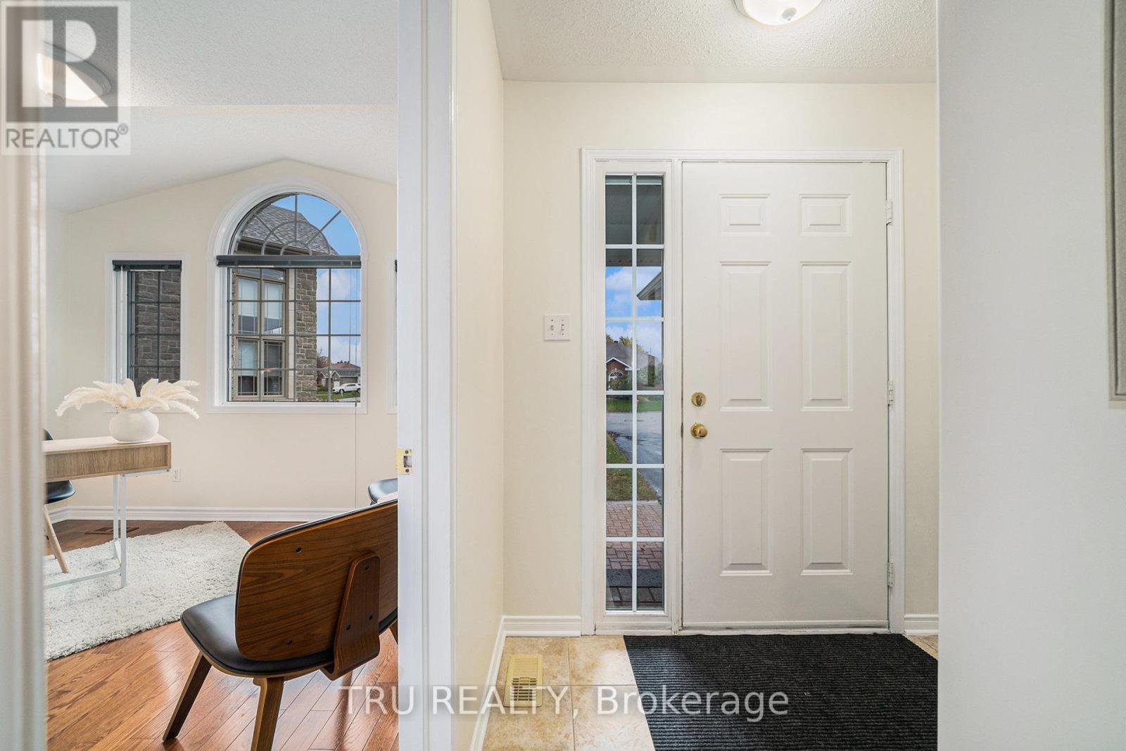 70 Dr. Gordon Crescent, North Grenville, Ontario  K0G 1J0 - Photo 3 - X12506124