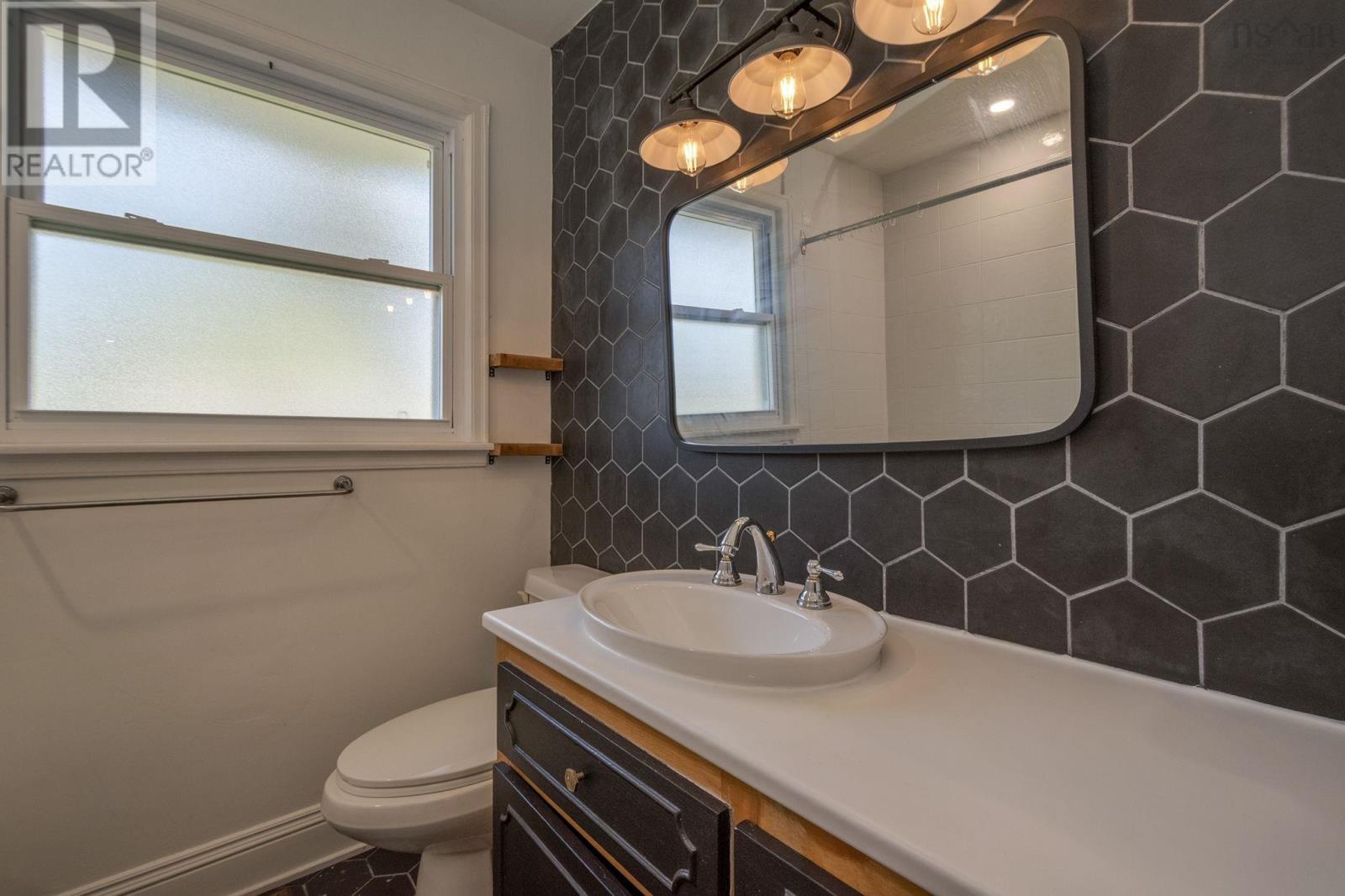 1 Grandview Drive, Dartmouth, Nova Scotia  B2W 1X4 - Photo 19 - 202523786