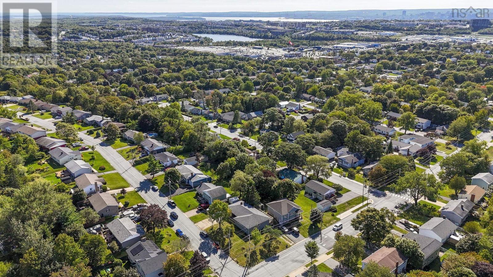 1 Grandview Drive, Dartmouth, Nova Scotia  B2W 1X4 - Photo 8 - 202523786