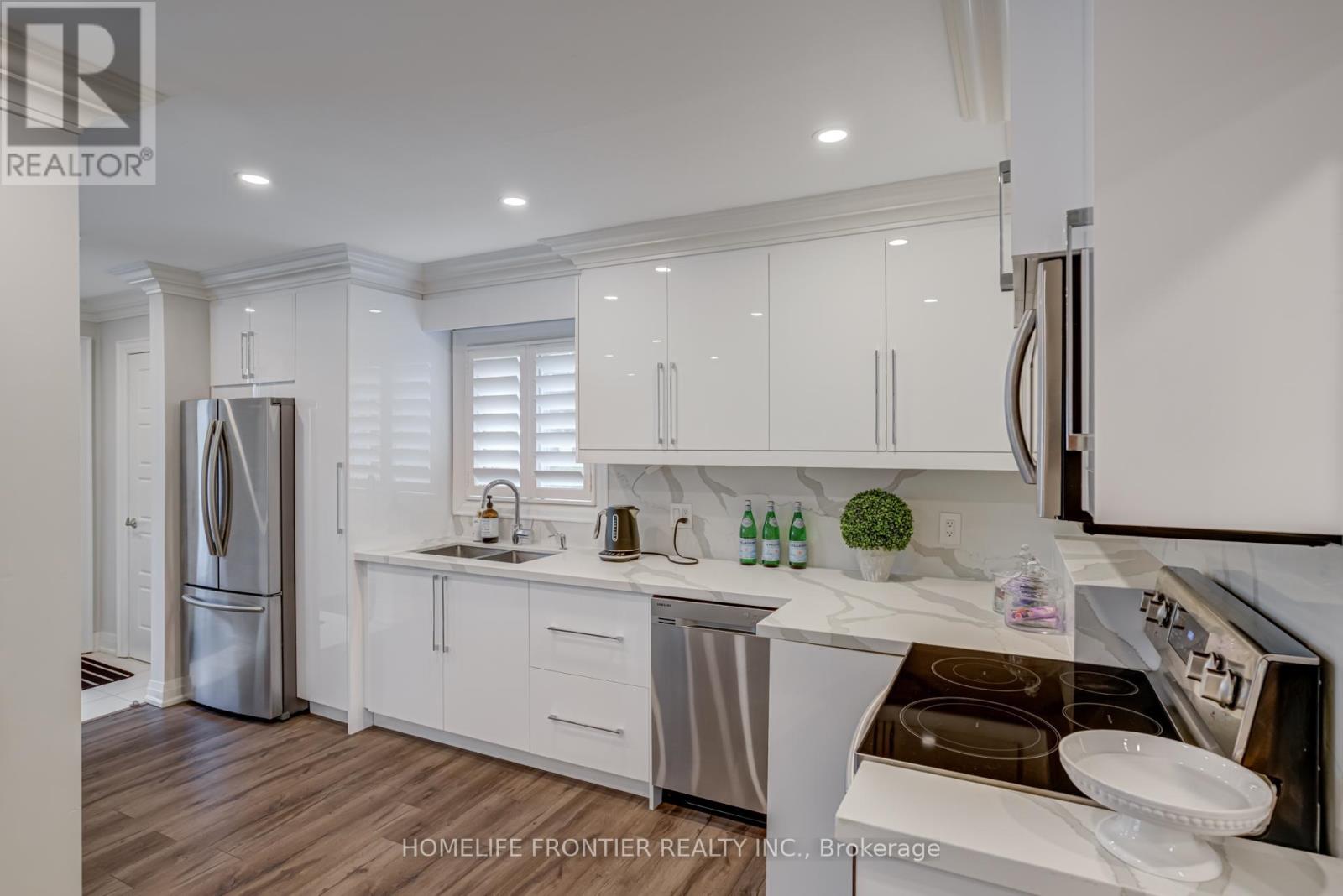 72 Newton Drive, Toronto, Ontario  M2M 2M9 - Photo 7 - C12506118