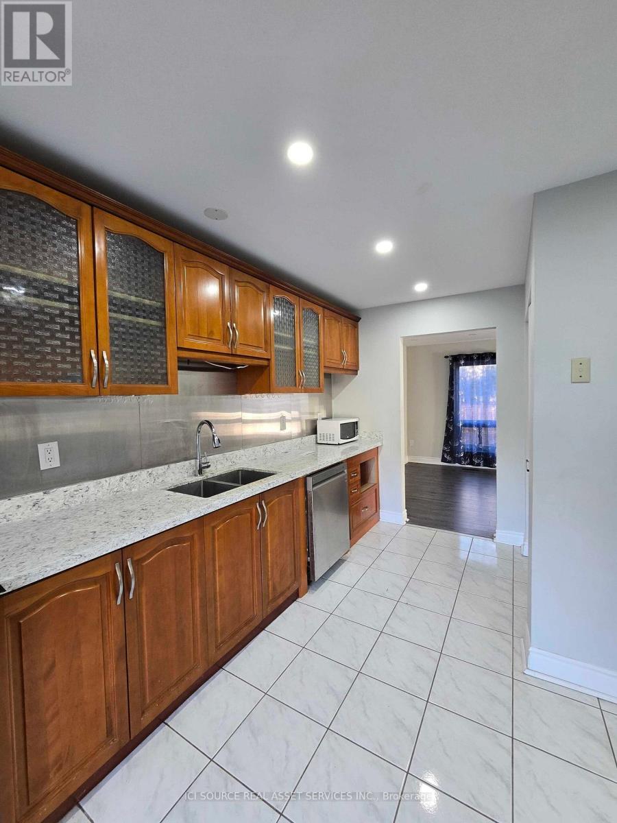 11 - 2 Liszt Gate, Toronto, Ontario  M2H 1G7 - Photo 2 - C12506204