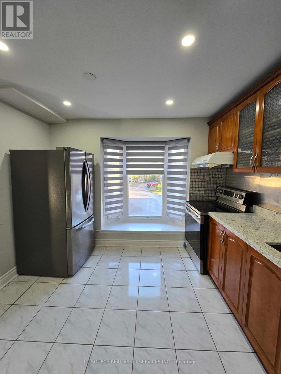 11 - 2 Liszt Gate, Toronto, Ontario  M2H 1G7 - Photo 3 - C12506204