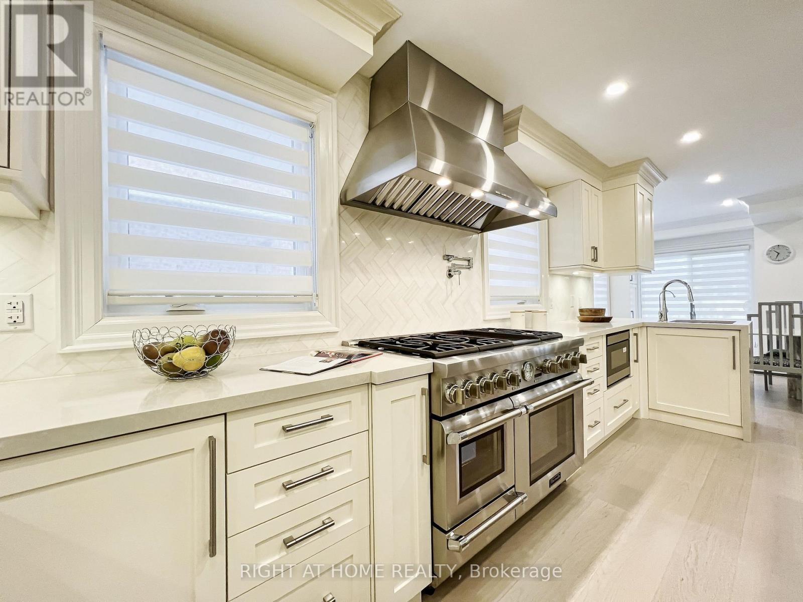 152 Holmes Avenue, Toronto, Ontario  M2N 4M6 - Photo 17 - C12506218