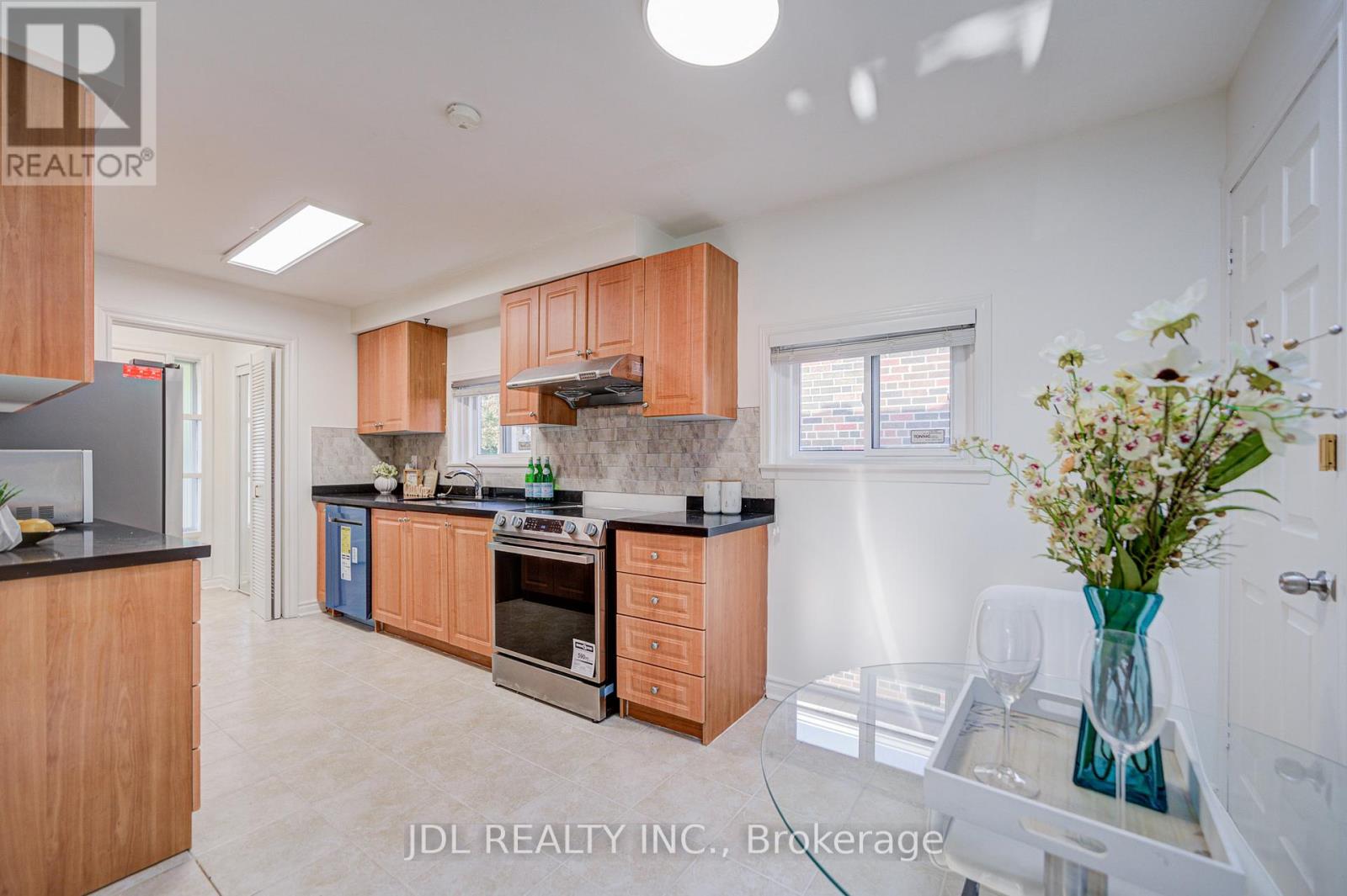 6 Norhead Avenue, Toronto, Ontario  M1S 2X6 - Photo 14 - E12506122