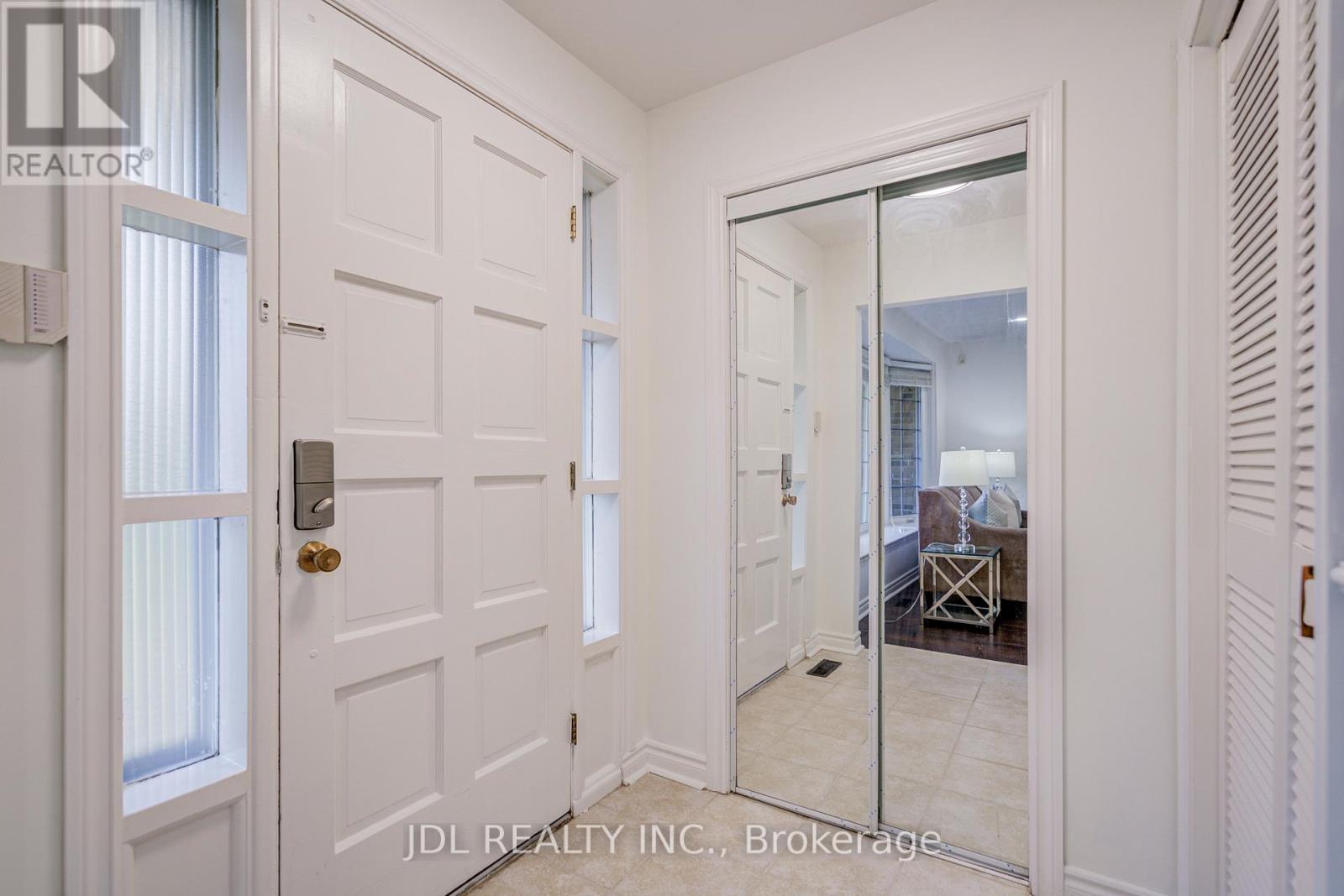 6 Norhead Avenue, Toronto, Ontario  M1S 2X6 - Photo 4 - E12506122