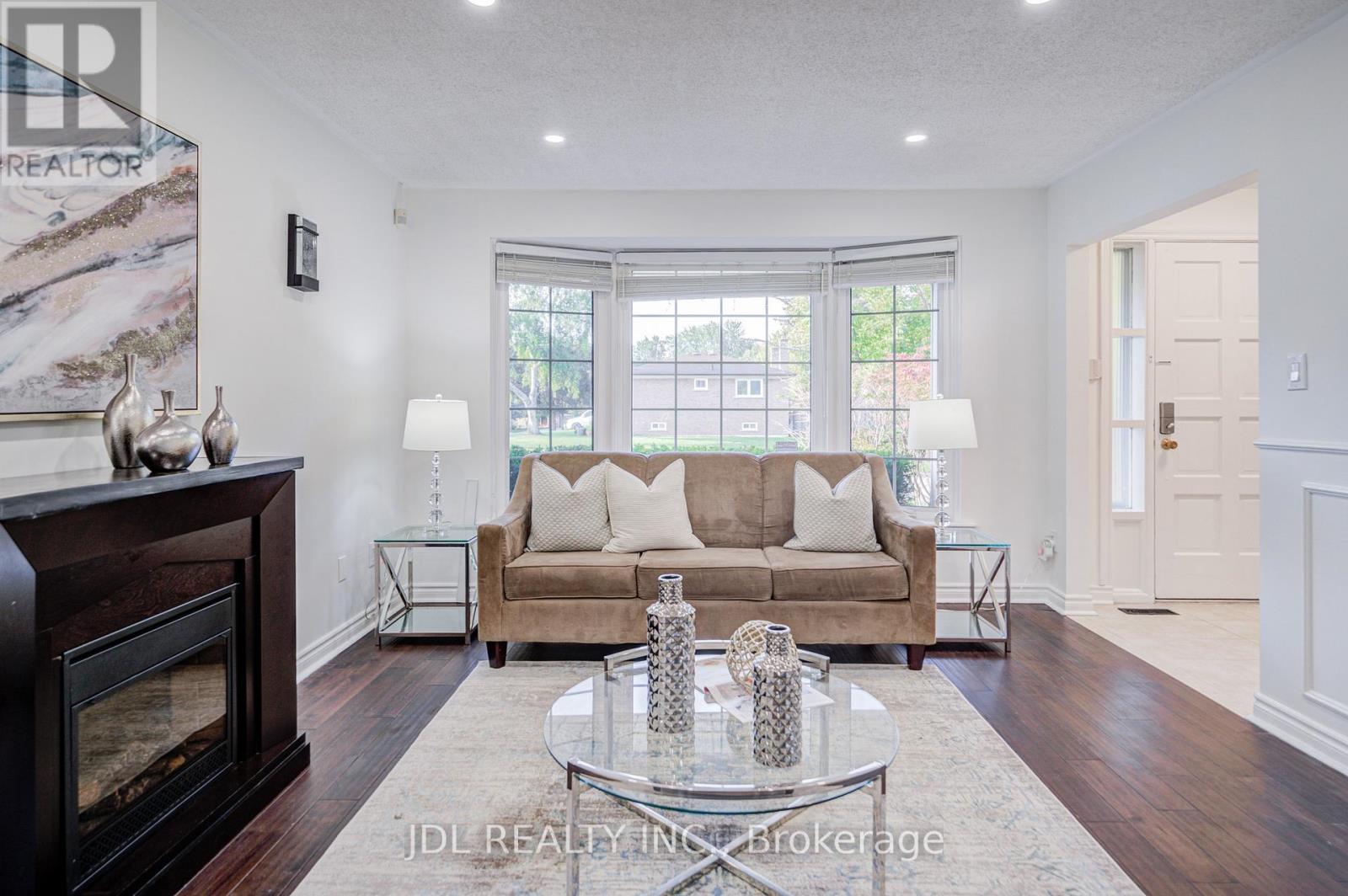 6 Norhead Avenue, Toronto, Ontario  M1S 2X6 - Photo 8 - E12506122