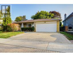 6 NORHEAD AVENUE, Toronto, Ontario