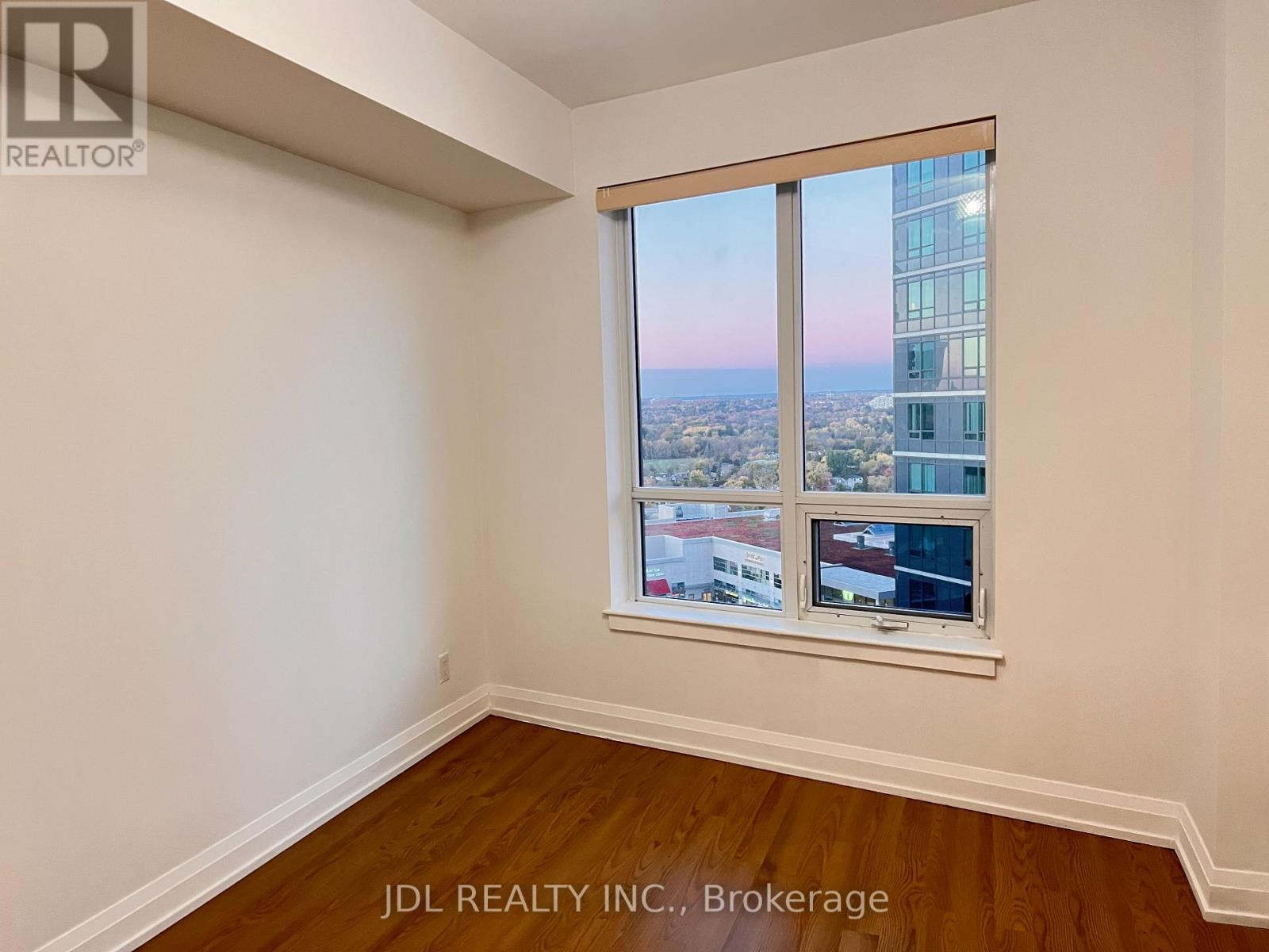 1031 - 7161 Yonge Street, Markham, Ontario  L3T 0C8 - Photo 11 - N12506130