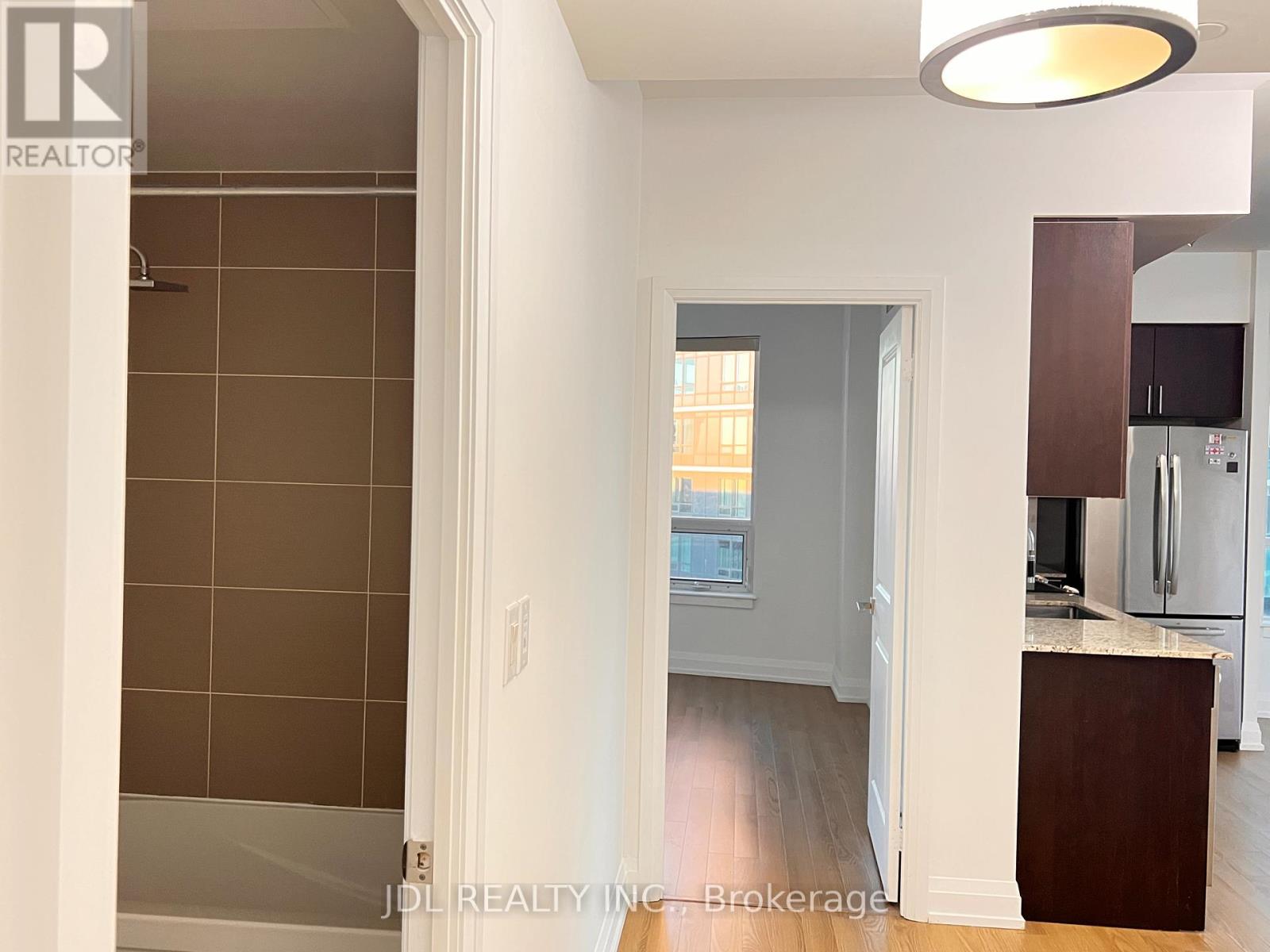 1031 - 7161 Yonge Street, Markham, Ontario  L3T 0C8 - Photo 5 - N12506130