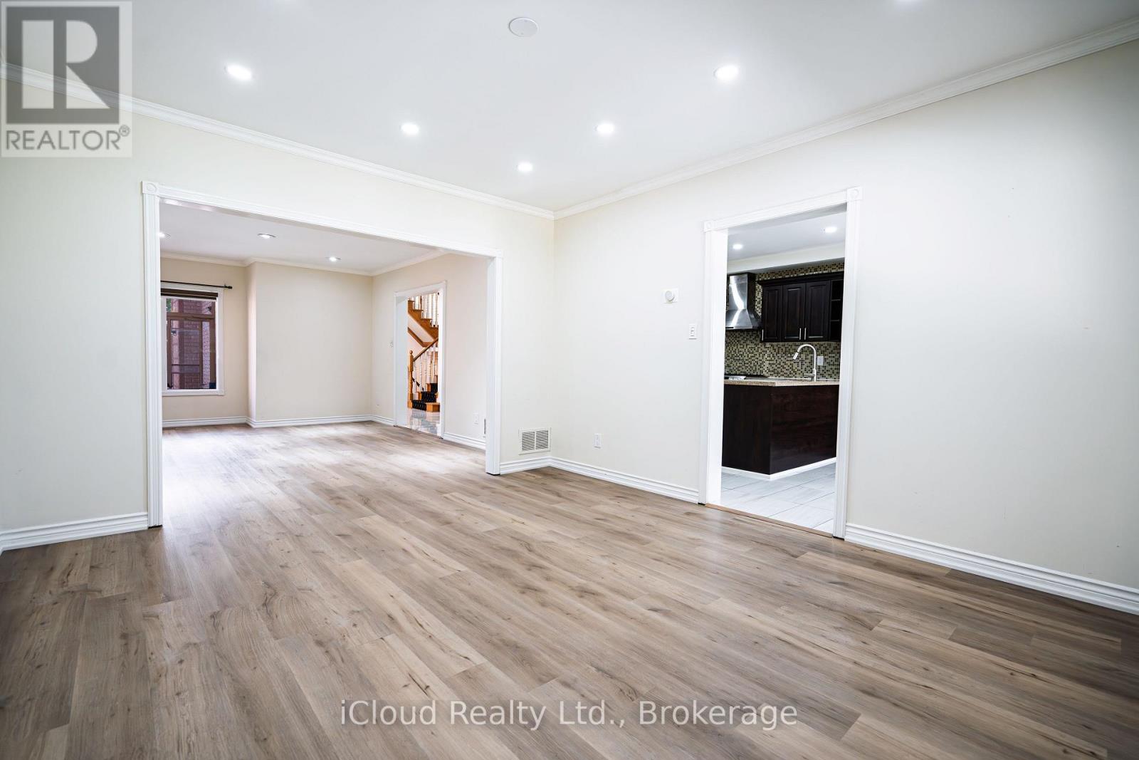 80 Venice Crescent W, Vaughan, Ontario  L4J 7T1 - Photo 9 - N12506134