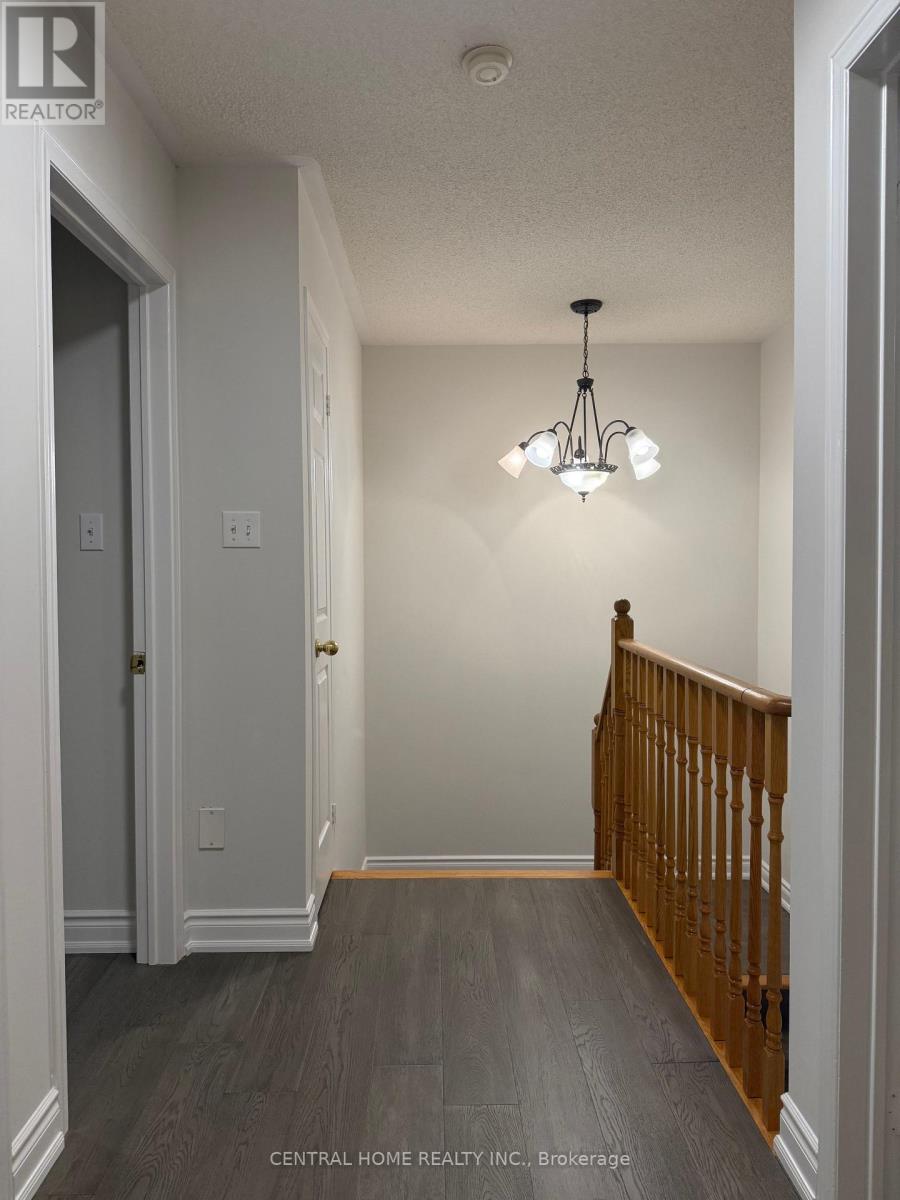 81 Bassett Avenue, Richmond Hill, Ontario  L4B 4H5 - Photo 14 - N12506136