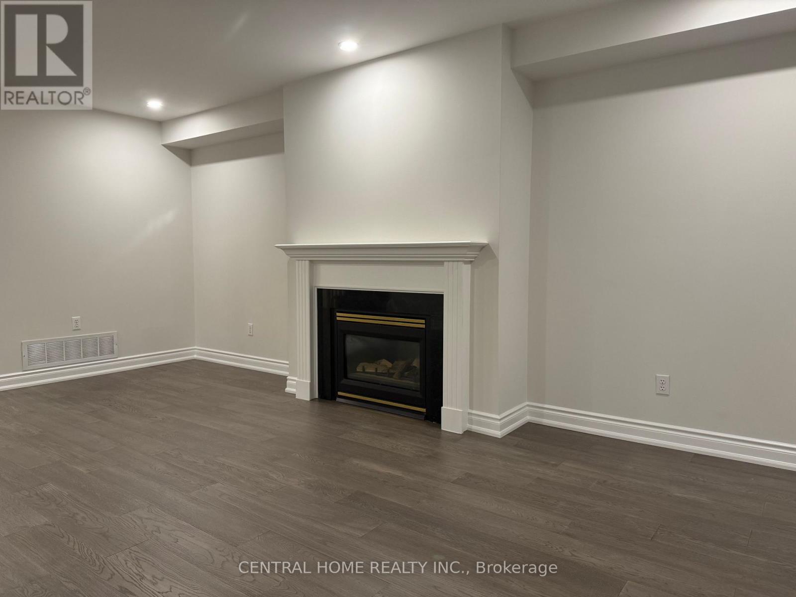 81 Bassett Avenue, Richmond Hill, Ontario  L4B 4H5 - Photo 4 - N12506136