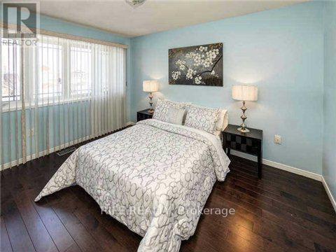 39 Cougar Court, Richmond Hill, Ontario  L4S 1H7 - Photo 12 - N12506140