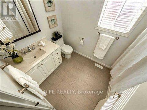 39 Cougar Court, Richmond Hill, Ontario  L4S 1H7 - Photo 13 - N12506140