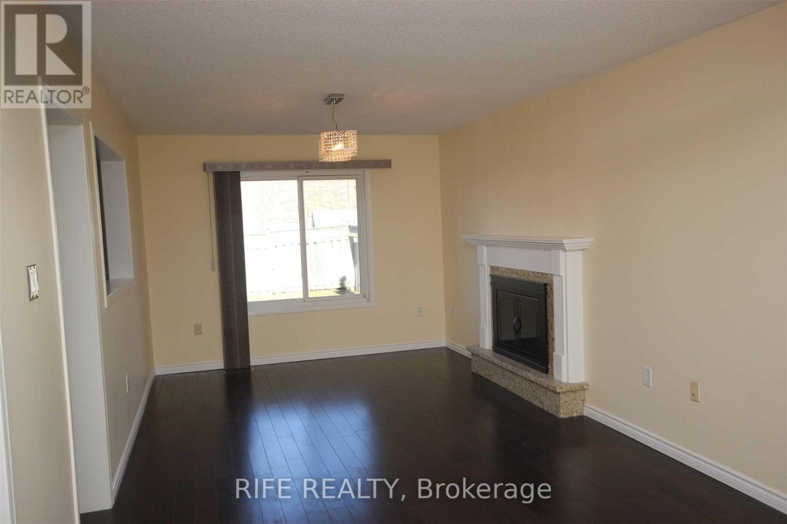 39 Cougar Court, Richmond Hill, Ontario  L4S 1H7 - Photo 5 - N12506140