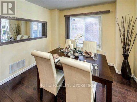 39 Cougar Court, Richmond Hill, Ontario  L4S 1H7 - Photo 6 - N12506140