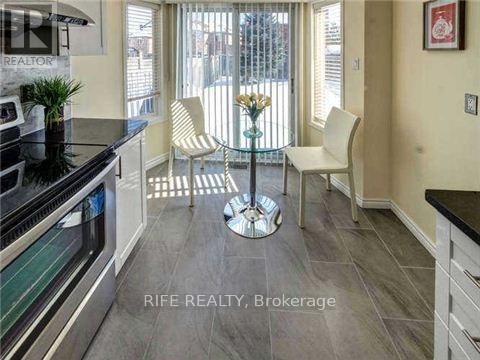 39 Cougar Court, Richmond Hill, Ontario  L4S 1H7 - Photo 8 - N12506140
