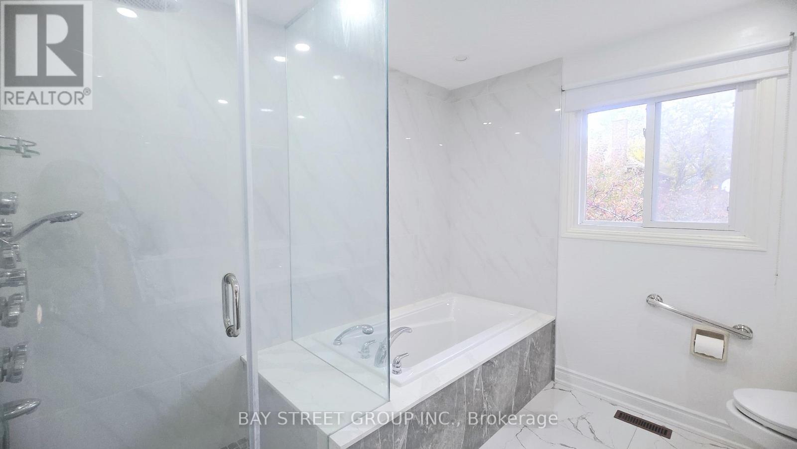 24 Beasley Drive, Richmond Hill, Ontario  L4C 7Z2 - Photo 20 - N12506172