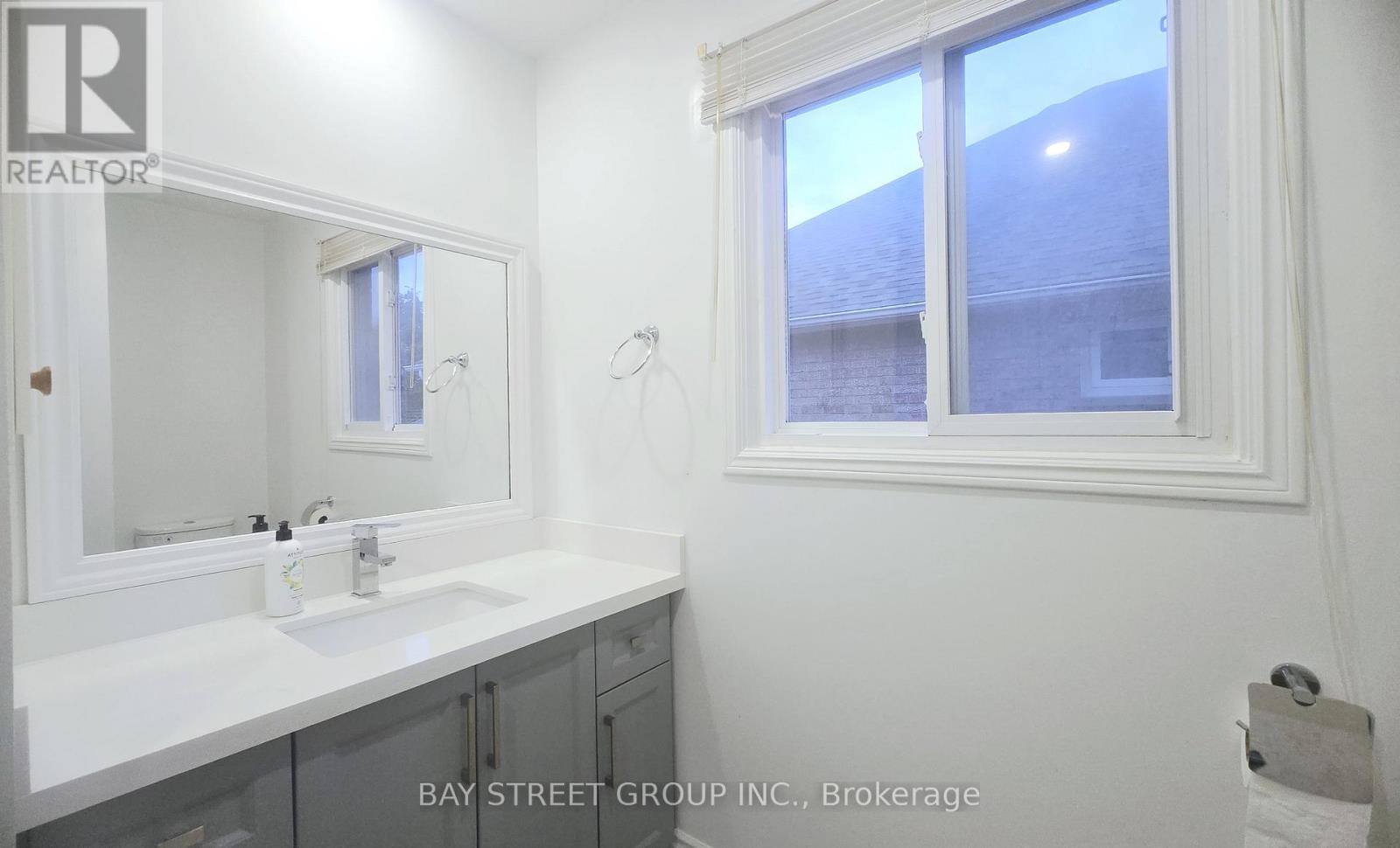 24 Beasley Drive, Richmond Hill, Ontario  L4C 7Z2 - Photo 27 - N12506172